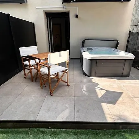 La Secrete Et Son Abrite Нанси